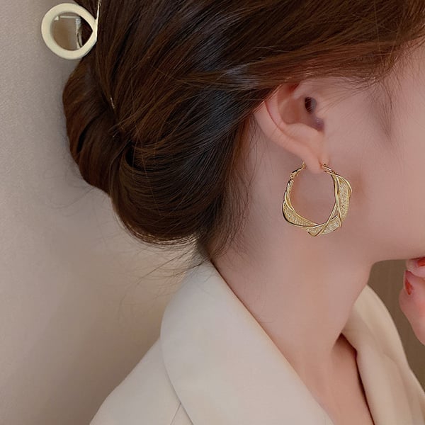 💕Fashion Twist Earrings