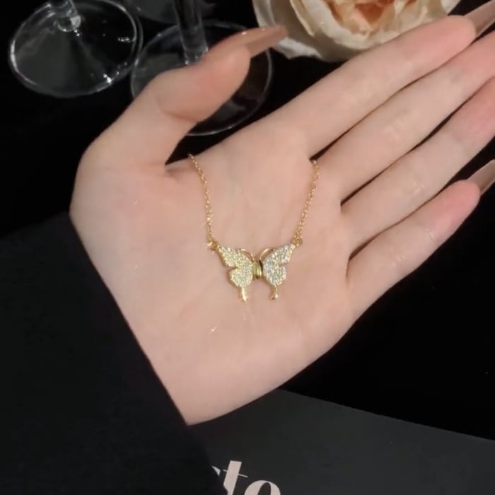đ„Magnetic Butterfly Patchwork Necklace