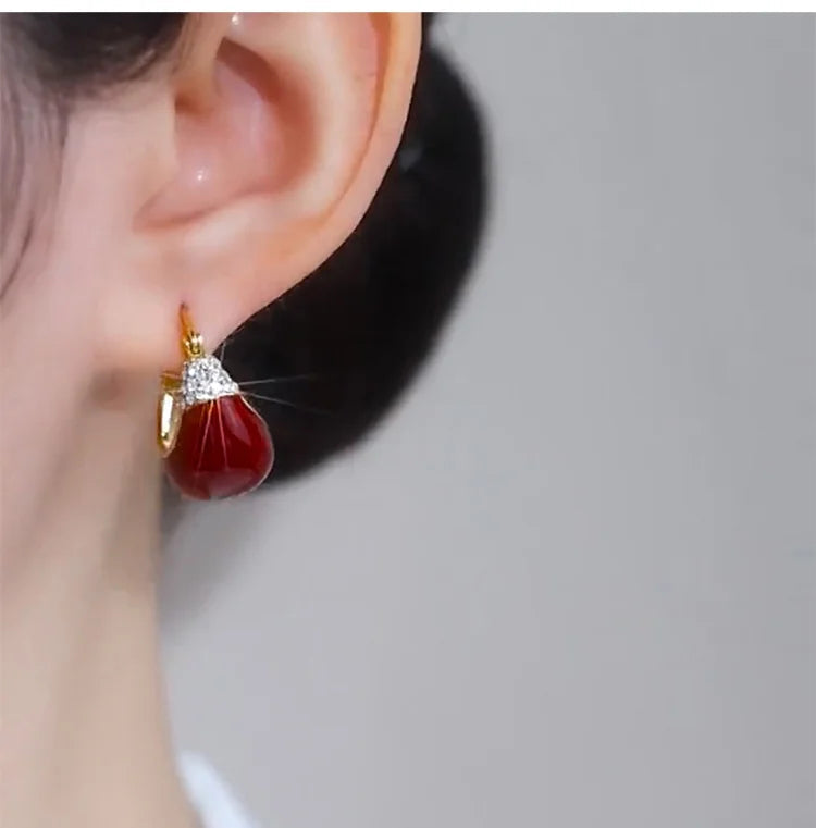Elegant earrings set with diamonds