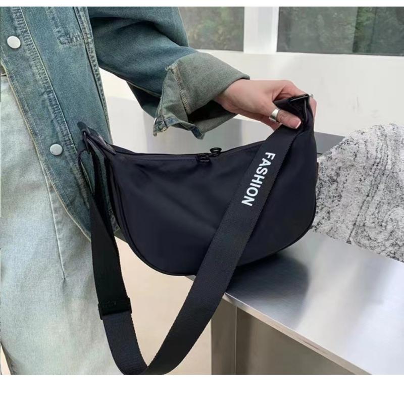 Crossbody Waterproof Crescent Bag(50% OFF)