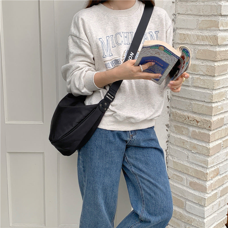 Crossbody Waterproof Crescent Bag(50% OFF)