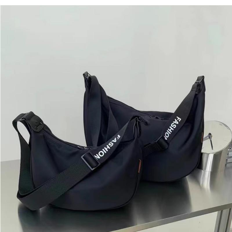 Crossbody Waterproof Crescent Bag(50% OFF)