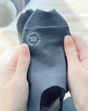 🔥 3-Pair Invisible Grip Socks Pack 🧦 – Breathable Low-Cut Anti-Slip Sweat-Absorbing Design